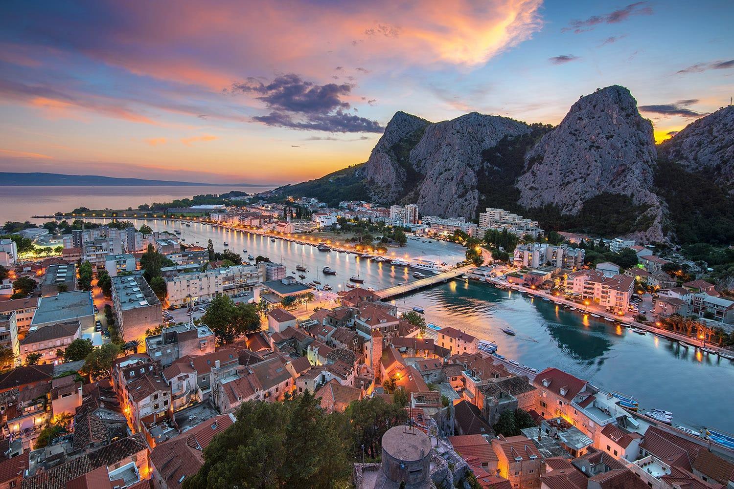 Sandy Beach Apartment Omiš Esterno foto
