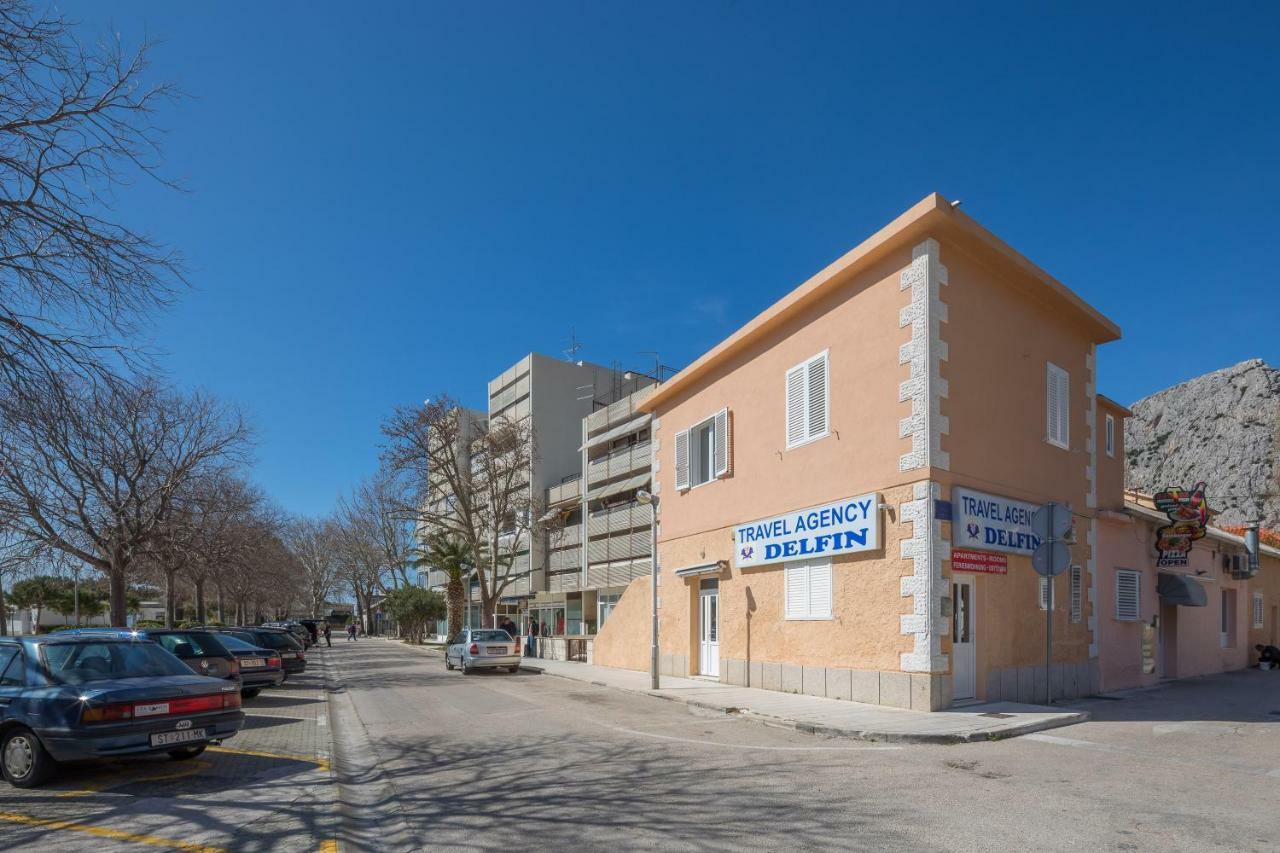 Sandy Beach Apartment Omiš Esterno foto