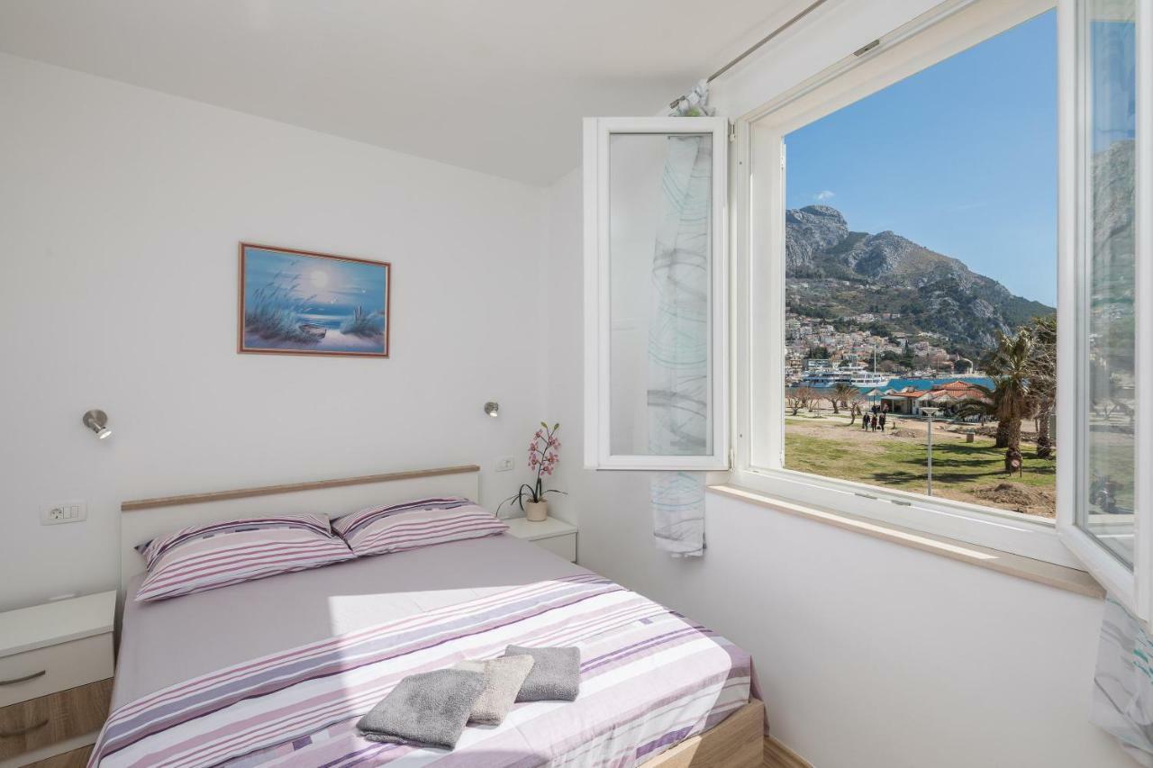 Sandy Beach Apartment Omiš Esterno foto
