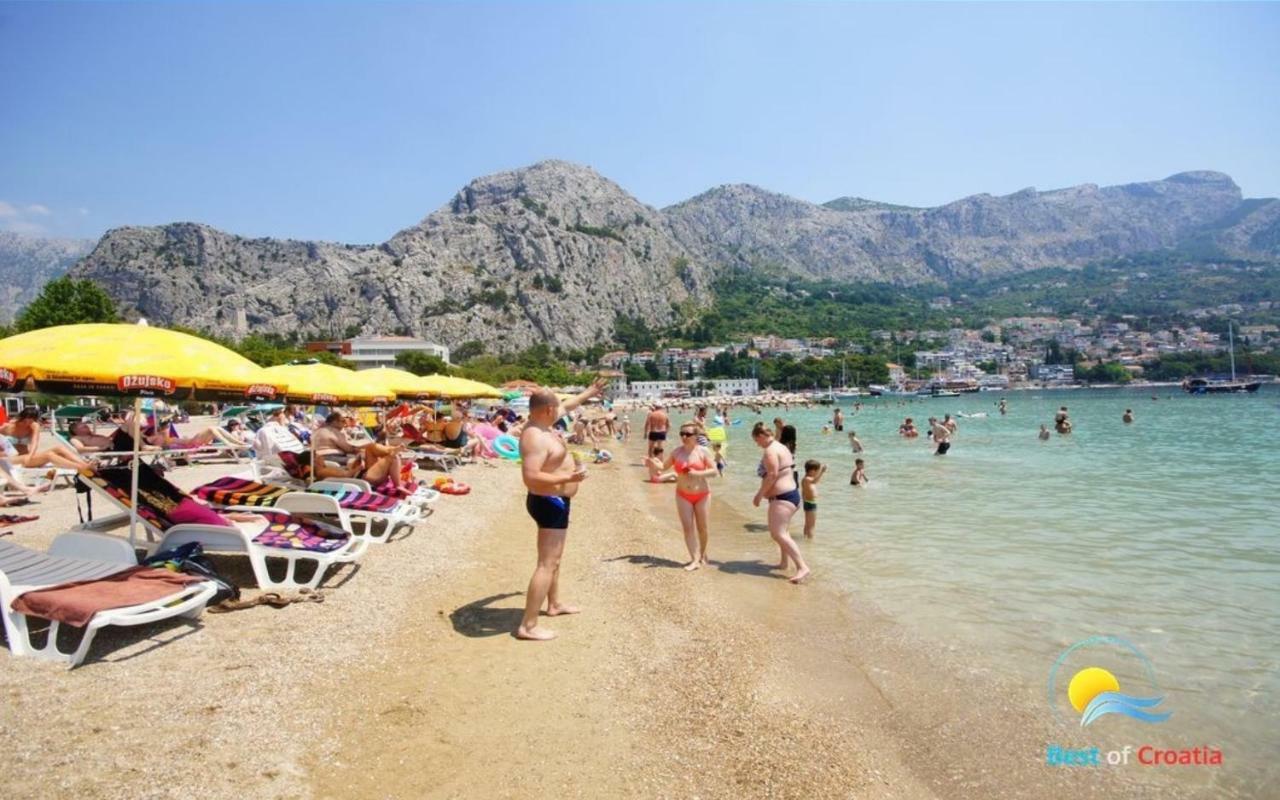 Sandy Beach Apartment Omiš Esterno foto