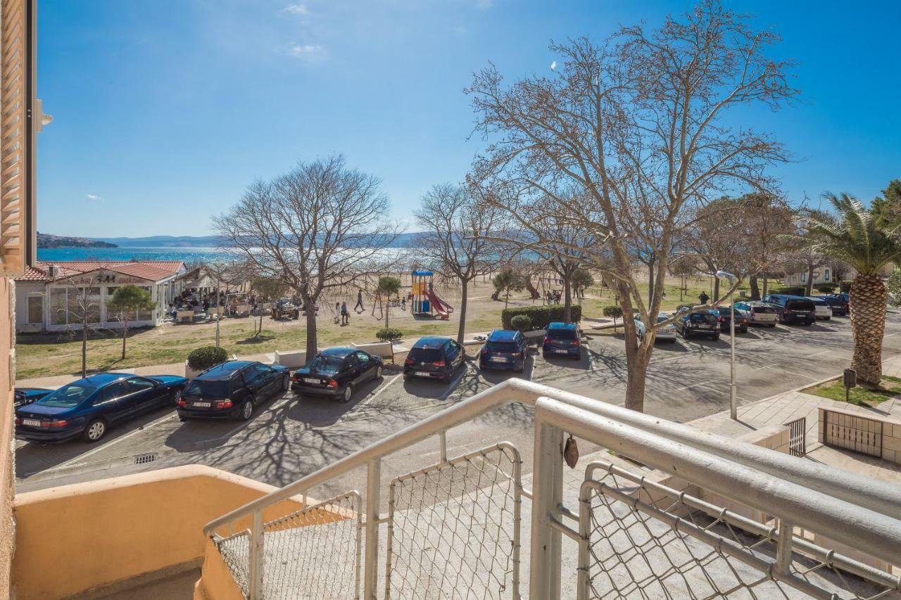 Sandy Beach Apartment Omiš Esterno foto